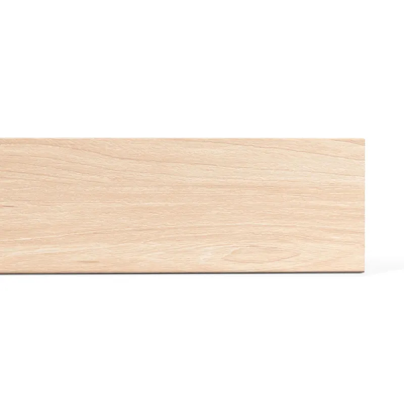 Rodapé Epsilon Plain de 70 mm em carvalho natural, com acabamento liso em madeira