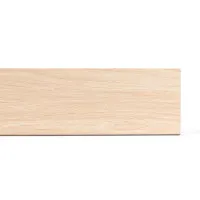 Rodapé Epsilon Plain de 70 mm em carvalho natural, com acabamento liso em madeira