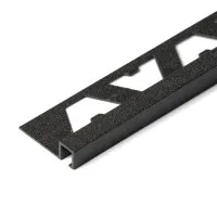 Primer plano del Guardacanto Quadra Niquel Stone, un perfil de aluminio de 10 mm