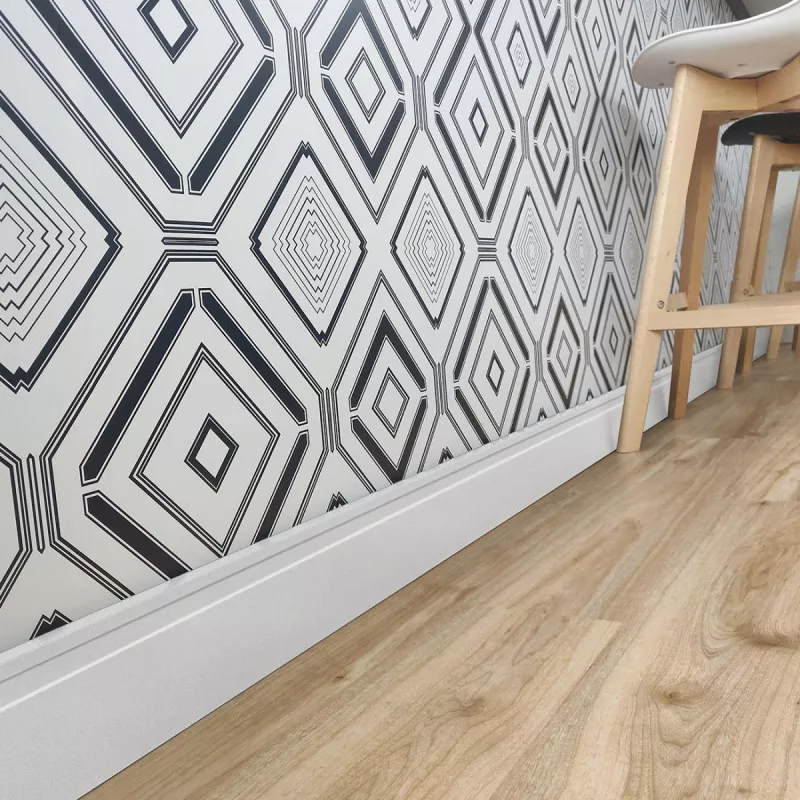 Instalación Guardaescoba Reforma Line de EPS